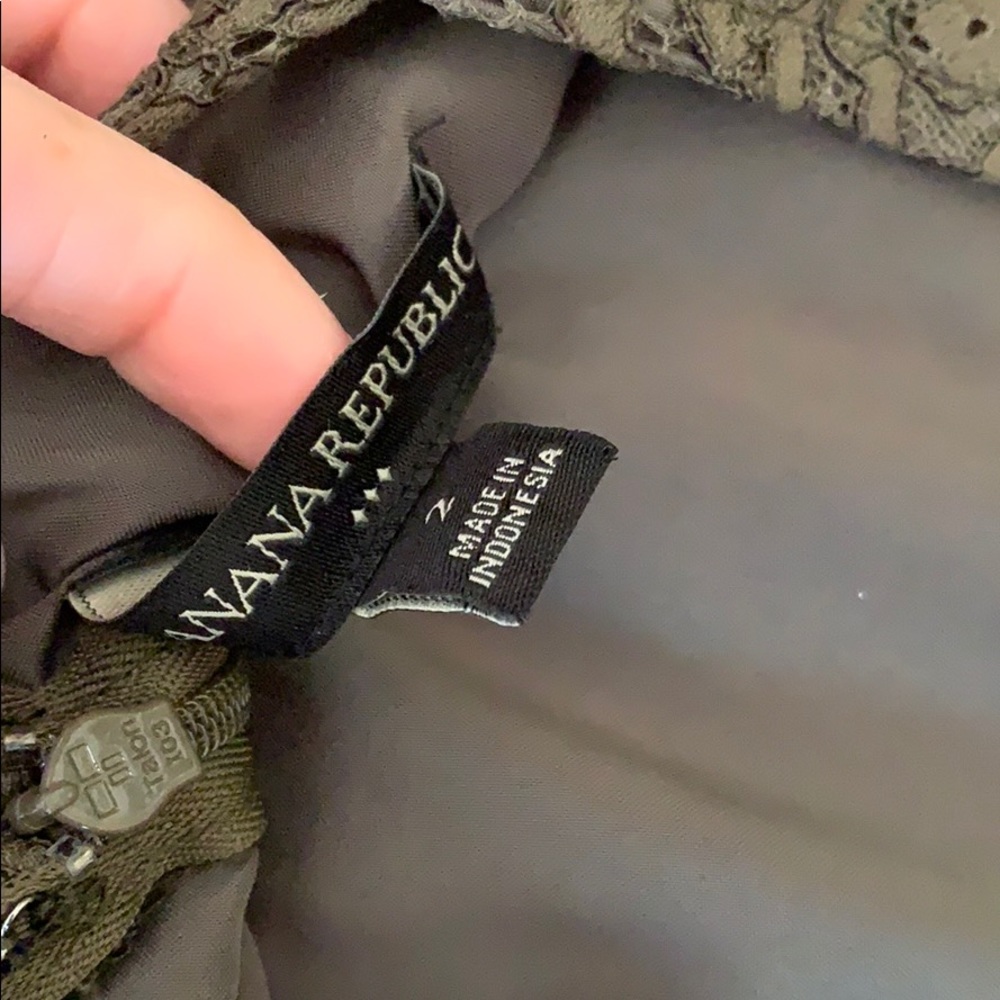 Olive green lace banana republic dress - Picture 3 of 4